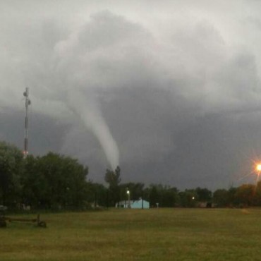 Tornado cercano a Luan Toro