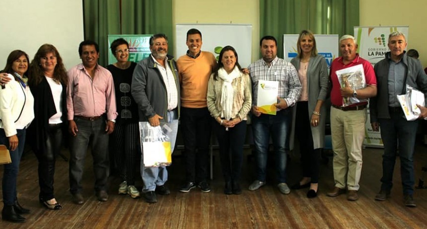 ENTREGARON CRÉDITOS Y TARJETAS ALIMENTARIAS EN TELÉN