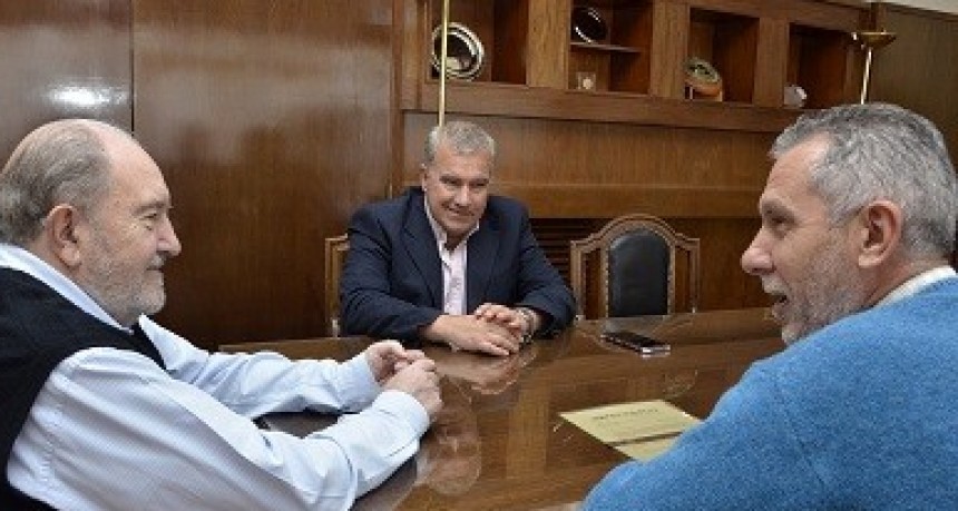 EL GOBERNADOR RECIBIÓ A REPRESENTANTES DE COOPERATIVAS