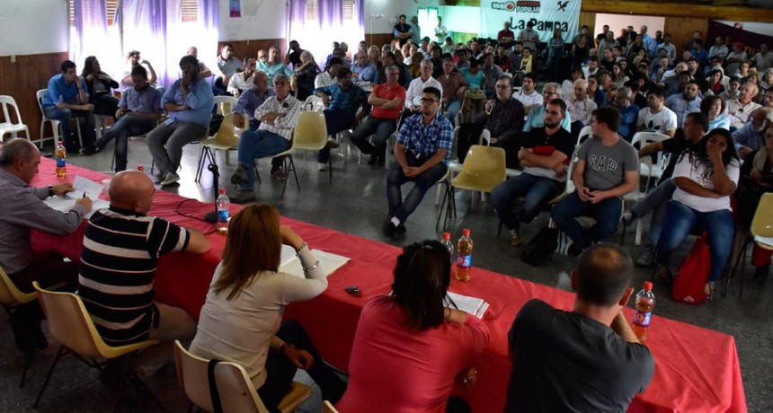 La UCR celebra una convención para definir su política de alianzas