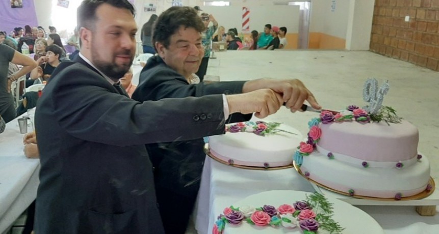 CARRO QUEMADO CELEBRO SUS 95 AÑOS