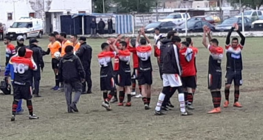 Ganó Cochico y sigue puntero