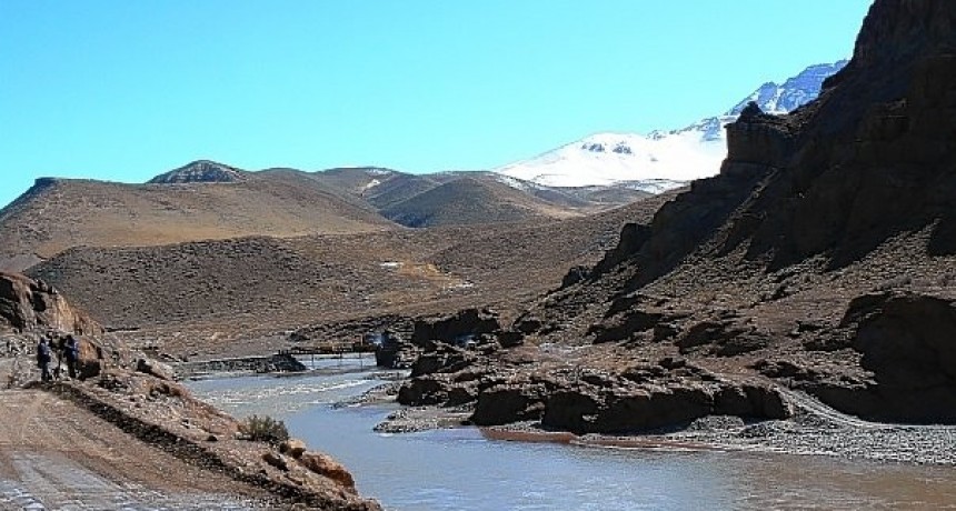 Mendoza avisó en COIRCO que seguirá adelante con Portezuelo