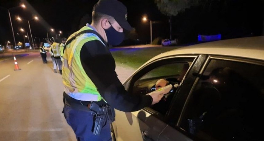 Policía registró 42 alcoholemias positivas durante los operativos provinciales, 1 en Victorica