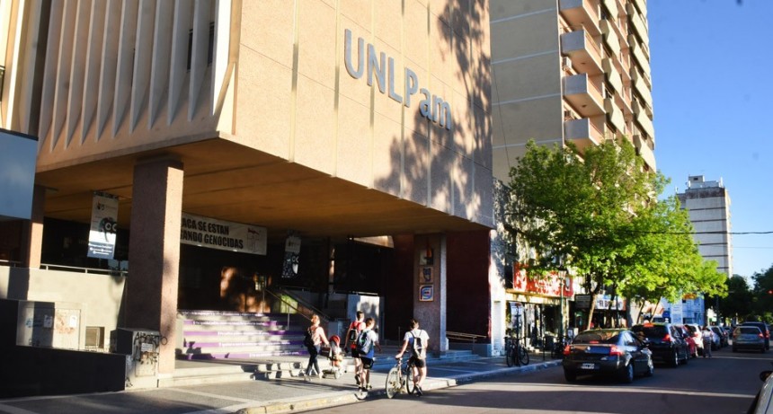 UNLPam: aprueban el ingreso de mayores de 25 sin título secundario 