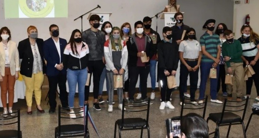 Entregaron reconocimientos a estudiantes de escuelas agrotécnicas en La Pampa