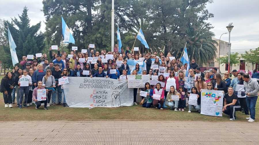 Fuerte movilización de docentes autoconvocados en Victorica