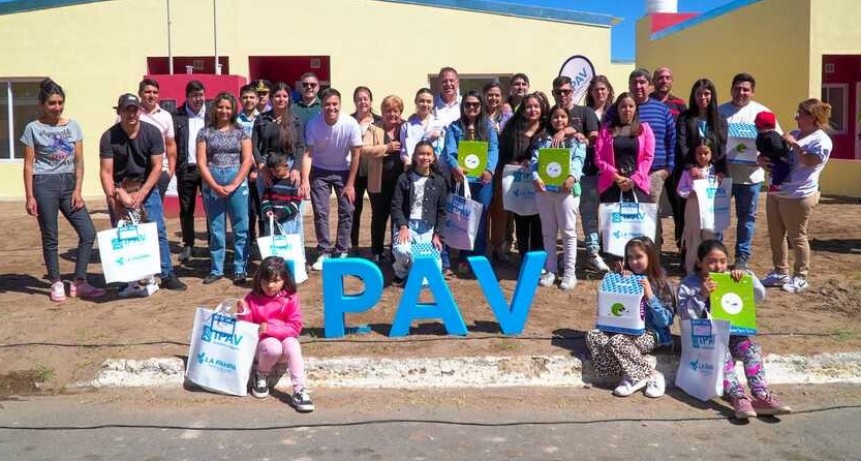 Telén celebró sus 123 años con entrega de viviendas