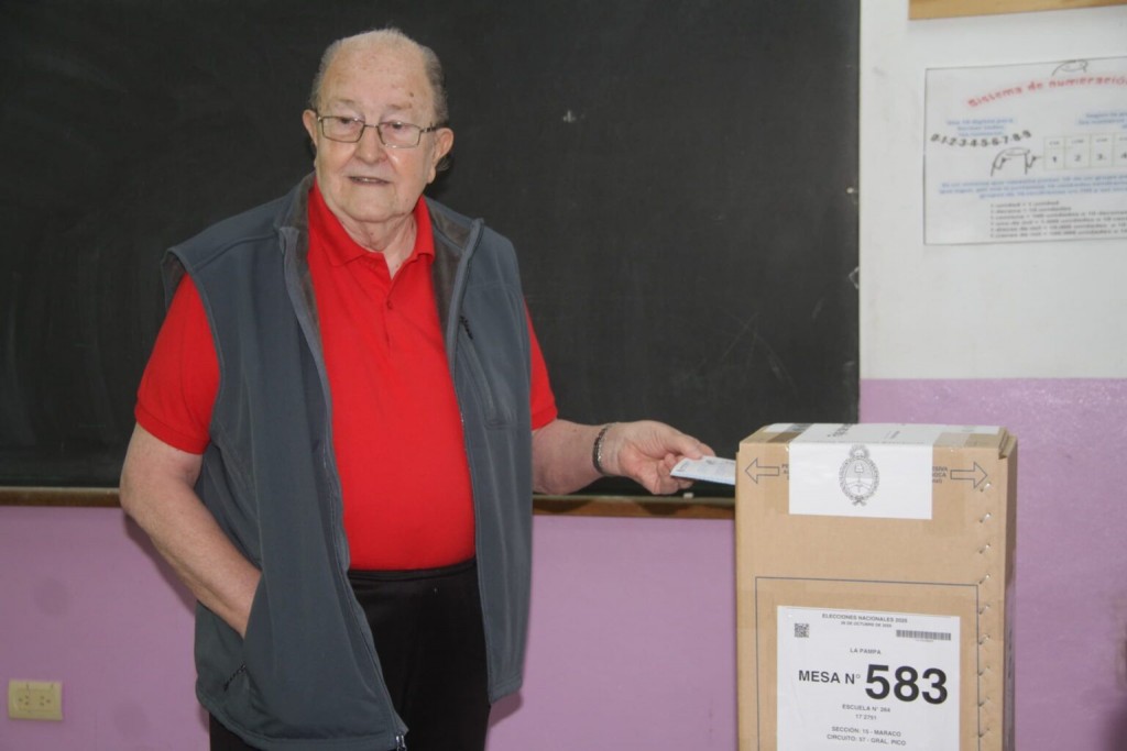 Verna votó y criticó a Ferrán, Bensusán y Vanini
