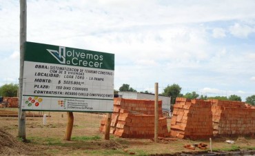 Luan Toro: Construyen 5 casas