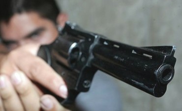 POLICIALES: gatillo 3 veces y el disparo no salió…