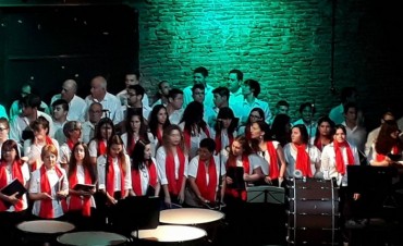 Matias Godoy se presentó en el Teatro Español