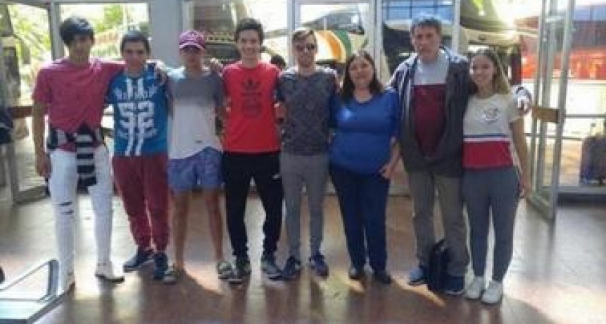 ALUMNOS DE VICTORICA Y TELEN PRESENTES EN OLIMPIADAS DE HISTORIA EN SANTA FE