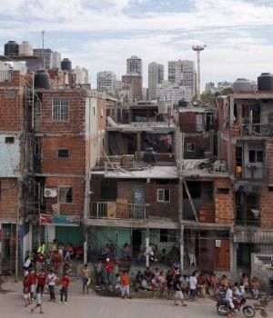 Gas, agua corriente y cloacas, para pocos