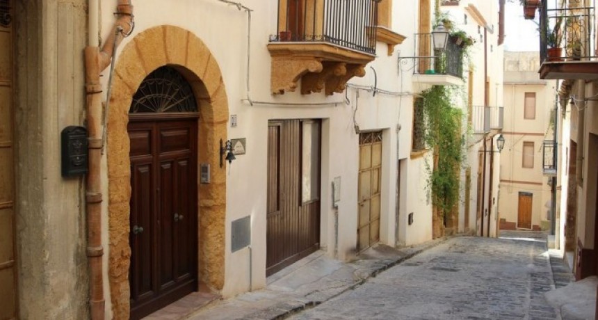EN ITALIA COMPRAN UNA CASA POR 1 EURO, Y EN VICTORICA QUE COMPRARÍAS POR ESA PLATA
