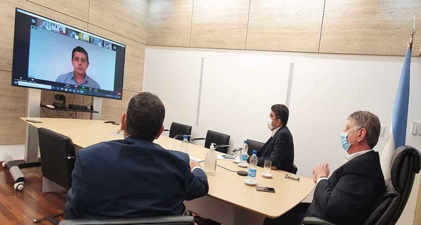 Ziliotto y el ministro de Pedro, en videoconferencia con intendentes pampeanos 