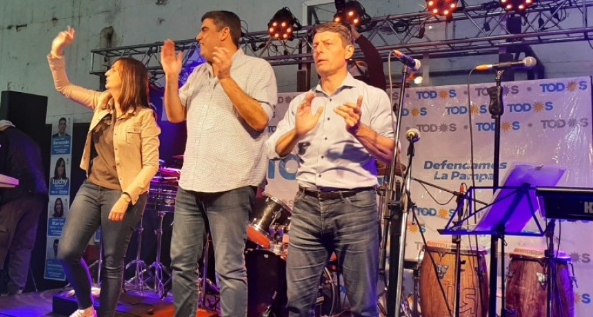 EL FRENTE DE TODOS CERRÓ SU CAMPAÑA EN VICTORICA