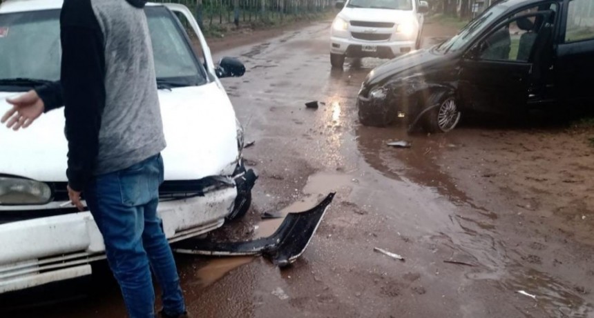 VICTORICA: CHOQUE FRONTAL CON HERIDOS, AMBOS CONDUCTORES ESTABAN ALCOHOLIZADOS