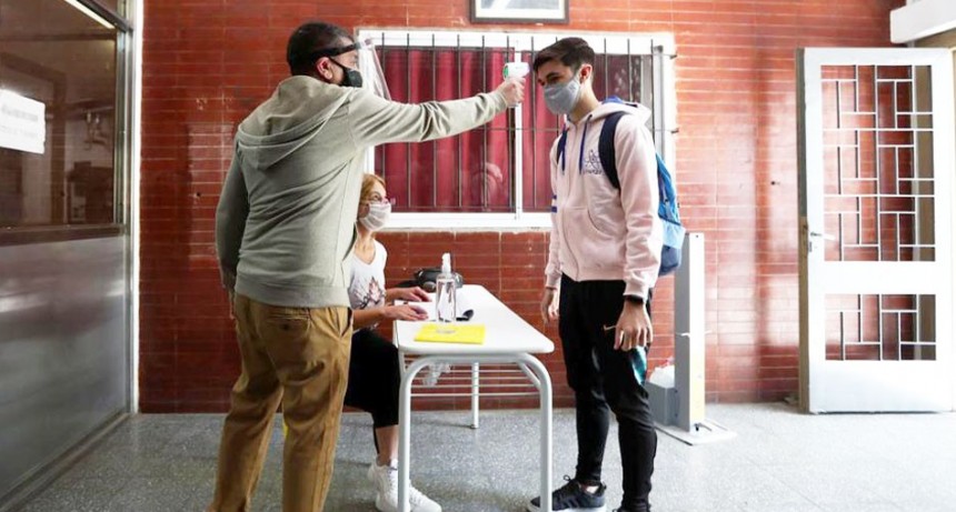 Educación ahora dice que los alumnos pueden repetir el año 