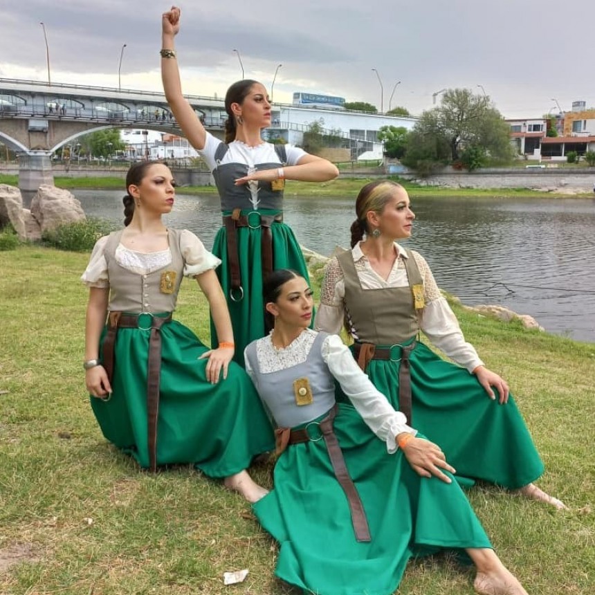 MUJERES VICTORIQUENSES DEL GRUPO ALMA CRIOLLA CAMPEONAS NACIONALES EN CARLOS PAZ