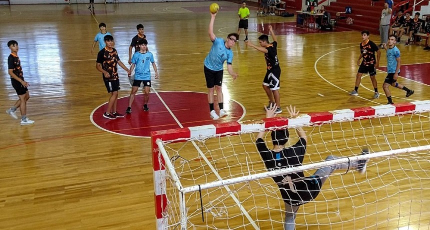 VICTORICA CAMPEON MASCULINO Y SUB CAMPEON FEMENINO EN HANDBALL EN LOS EPADE