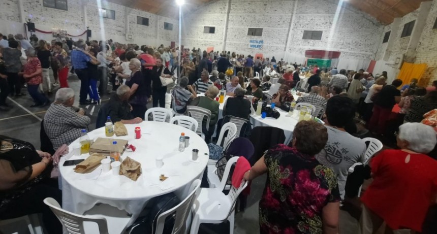 EL CUMELEN DE VICTORICA PRESENTE EN EL CIERRE ANUAL EN METILEO