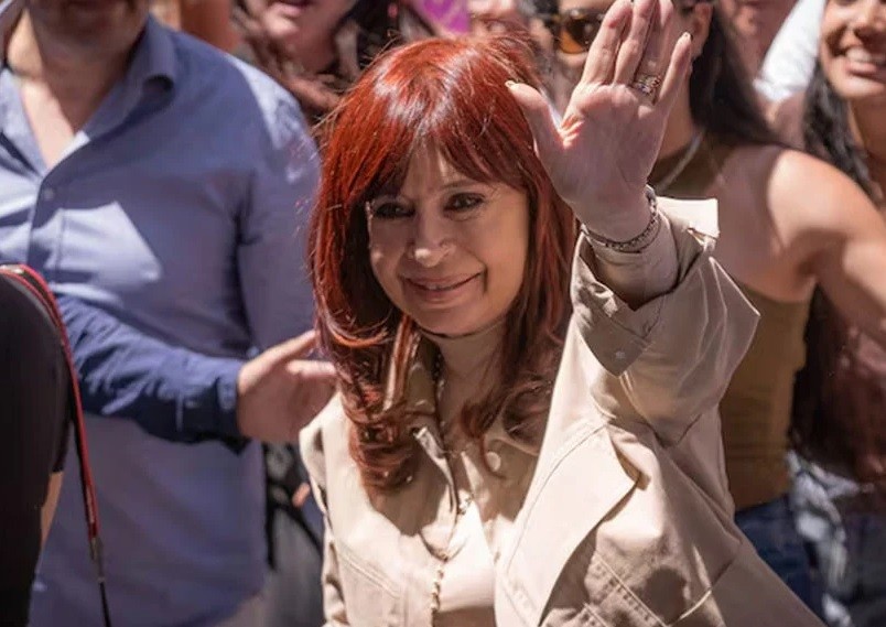 El Gobierno le sacó la jubilación de privilegio y la pensión a Cristina Kirchner