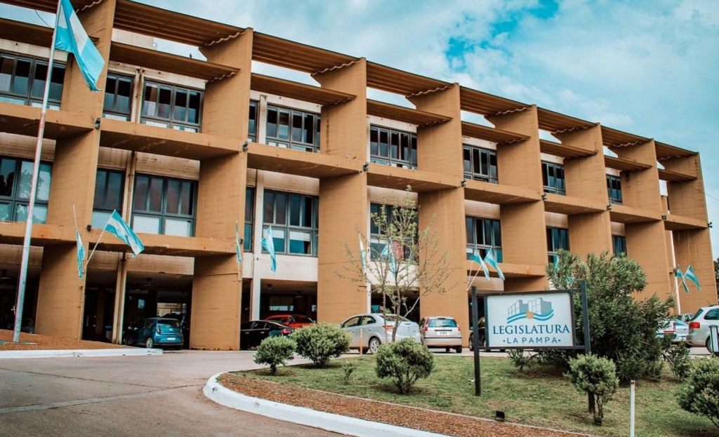 Ziliotto envió el proyecto de Presupuesto 2026 a la Legislatura