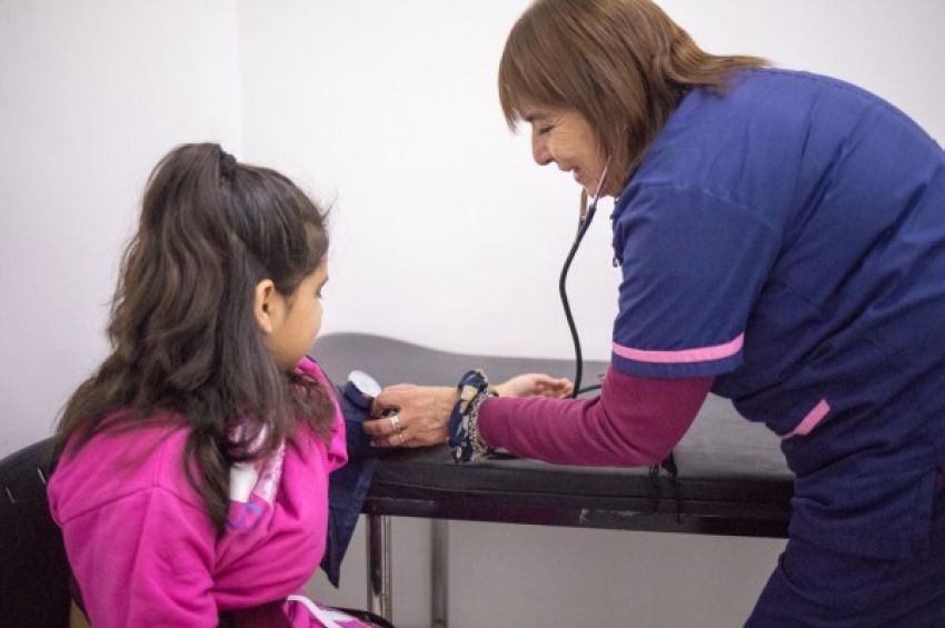 Pediatras advierten por una caída histórica en la cobertura de vacunación infantil