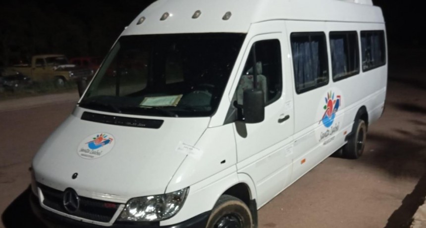 SECUESTRAN COMBI MUNICIPAL POR NO TENER LA VTV...LLEVABA ALUMNOS