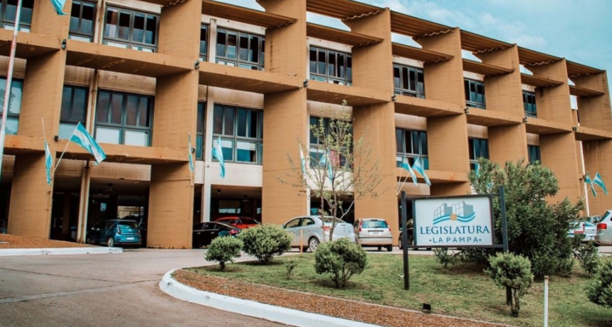 Ziliotto envió el proyecto de Presupuesto 2026 a la Legislatura