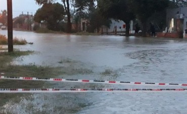 Fuerte tormenta eléctrica y lluvia ocasiona inconvenientes en viviendas