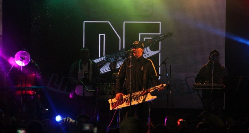 HISTORICA ACTUACION DE DAMAS GRATIS EN COCHICO