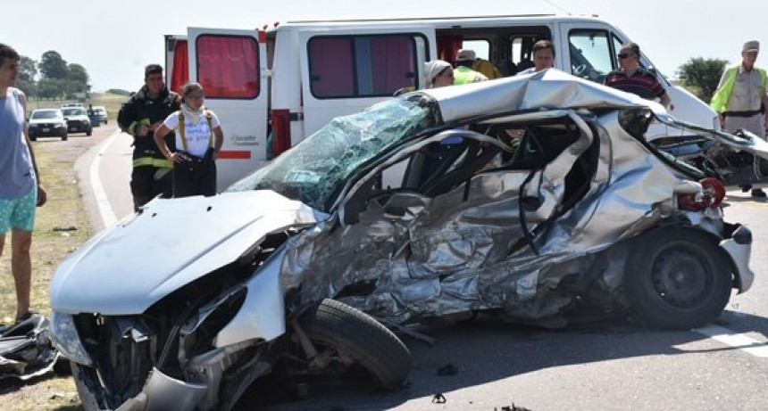 6 personas murieron en un choque cerca de Anguil