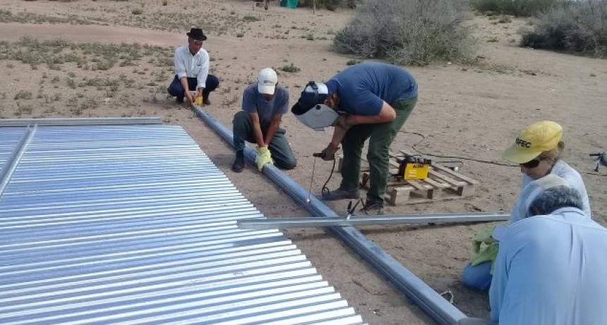 El INTA Victorica promueve la construcción de refugios caprinos en Chos Malal