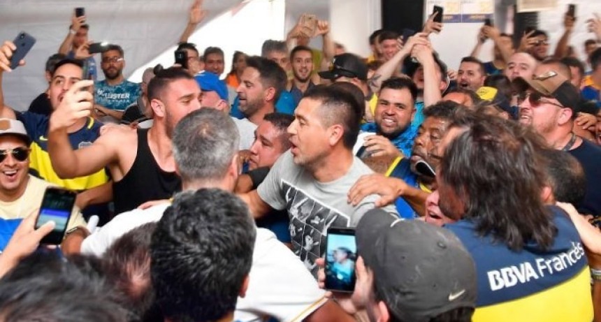 Riquelme sacó al macrismo de Boca