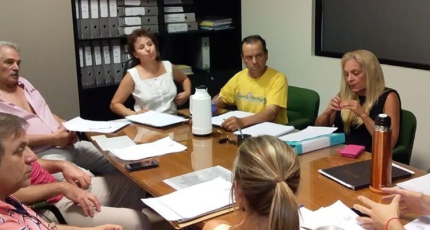 Luiggi: los concejales se aumentaron las dietas, cobraran $ 45mil