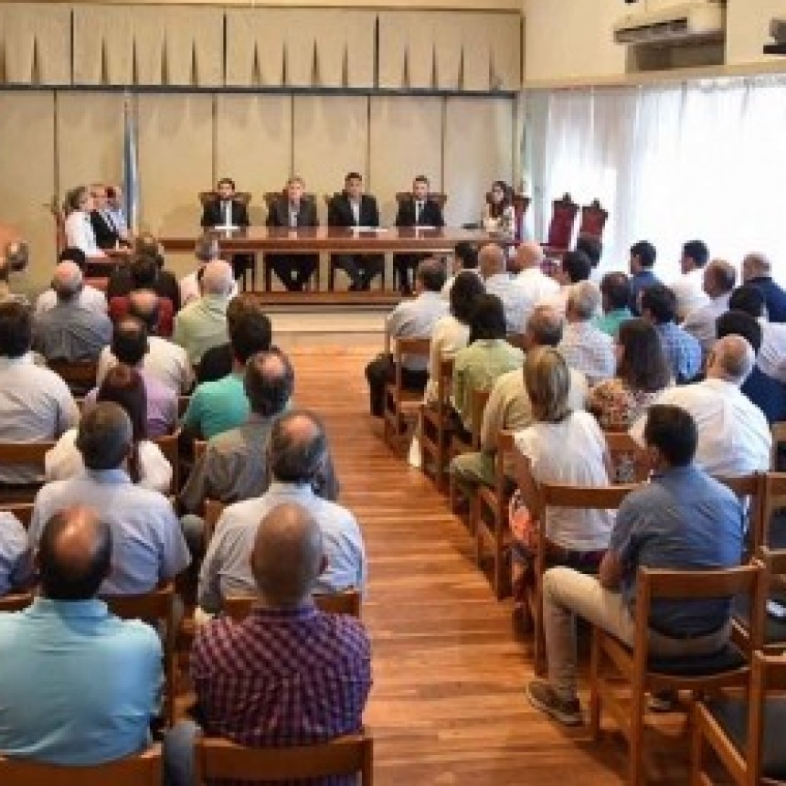 FUE UNA REUNIÓN POSITIVA, NOS VAMOS SATISFECHOS