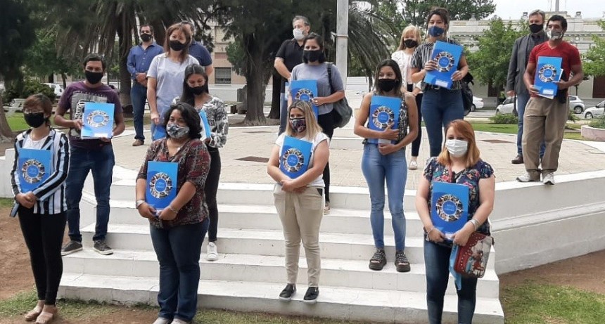 EL GOBIERNO PROVINCIAL ENTREGÓ CREDITOS EN VICTORICA