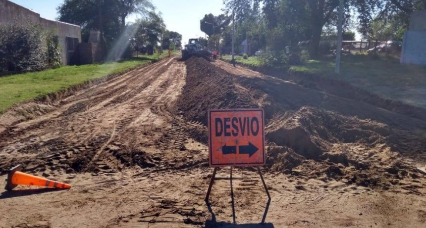 LUAN TORO: COMIENZAN OBRAS DE ASFALTO