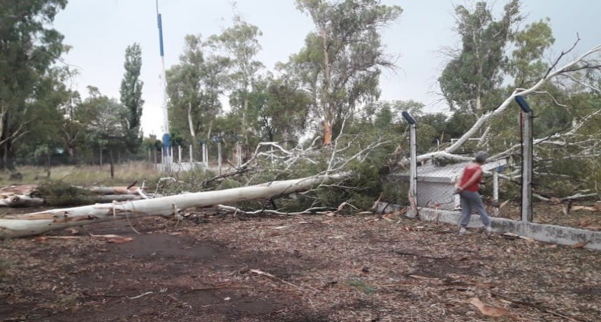 FUERTE TORMENTA EN ANGUIL