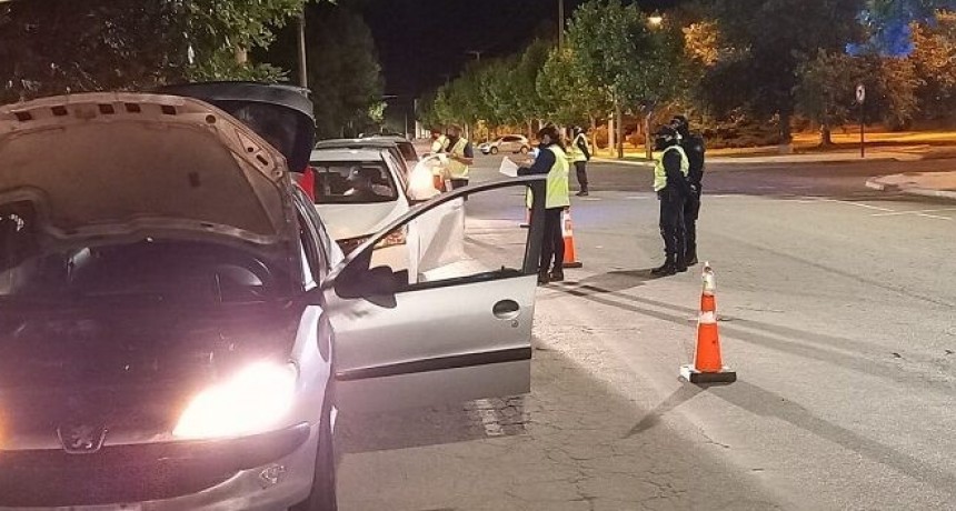 Nueva fiesta con más de 100 personas en Catriló y 5 policias golpeados
