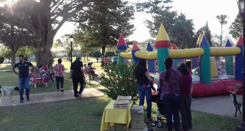 LUAN TORO: FERIA DE EMPRENDEDORES LOCALES