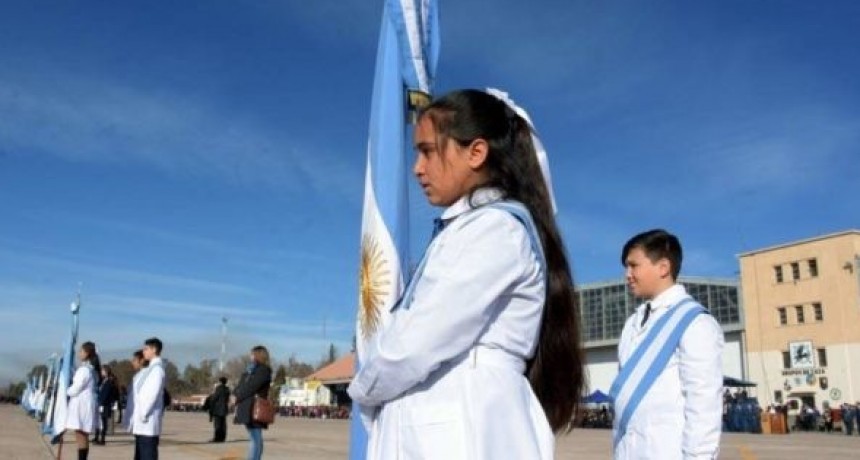 La Pampa: Educación quitó la figura del abanderado 