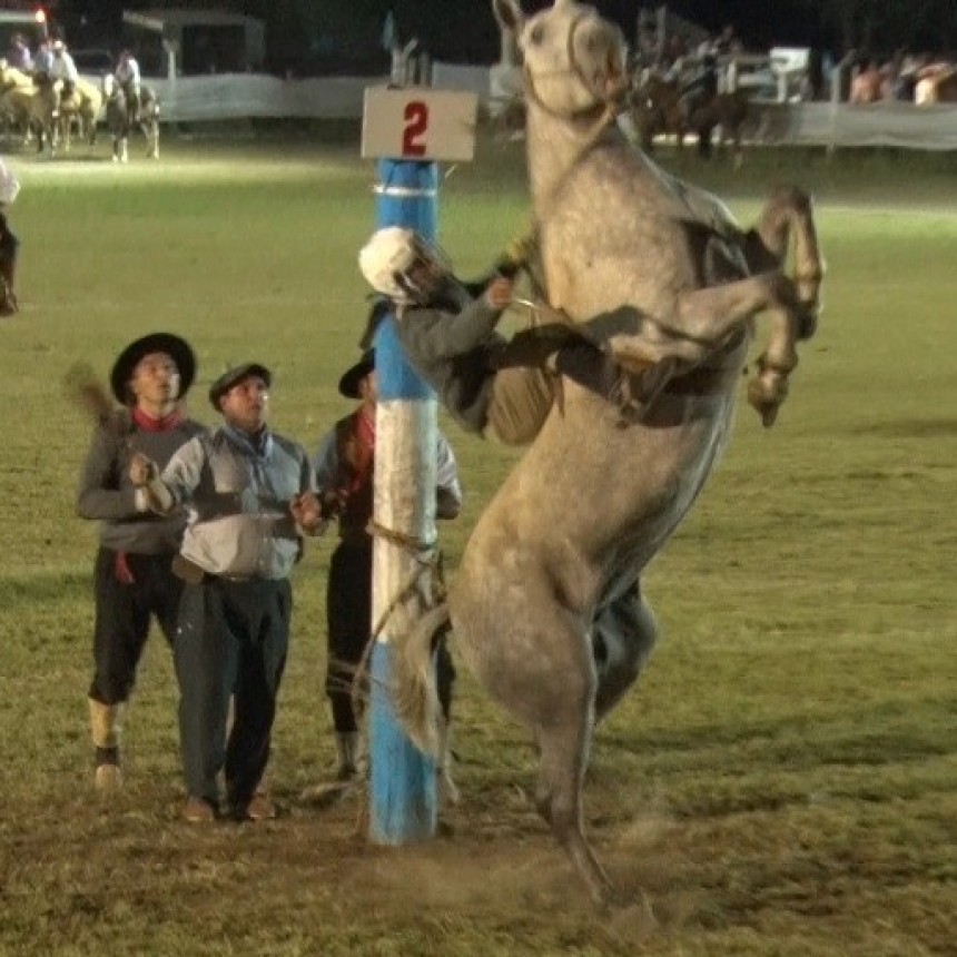 EXITOSA FIESTA DE DOMA Y FOLCLORE EN CARRO QUEMADO..... (VIDEO)
