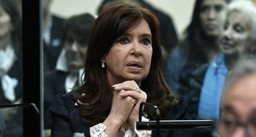  Condenaron a Cristina Kirchner a 6 años de cárcel por corrupción en obra pública