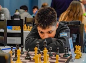 MANGRULLO DE PLATA PARA LEON MEDERO