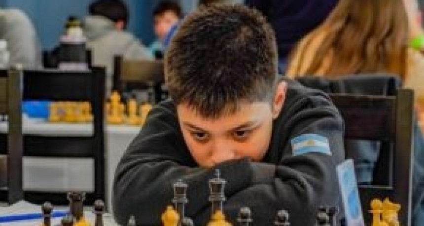 MANGRULLO DE PLATA PARA LEON MEDERO 